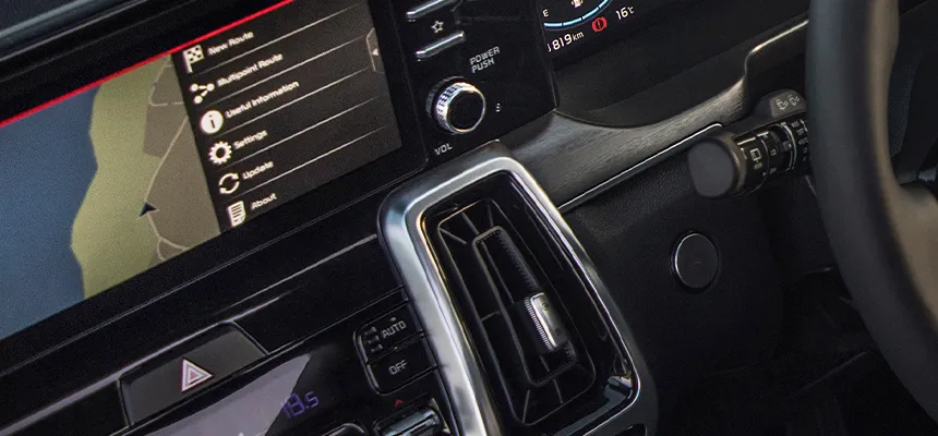 10.25_ Infotainment System_